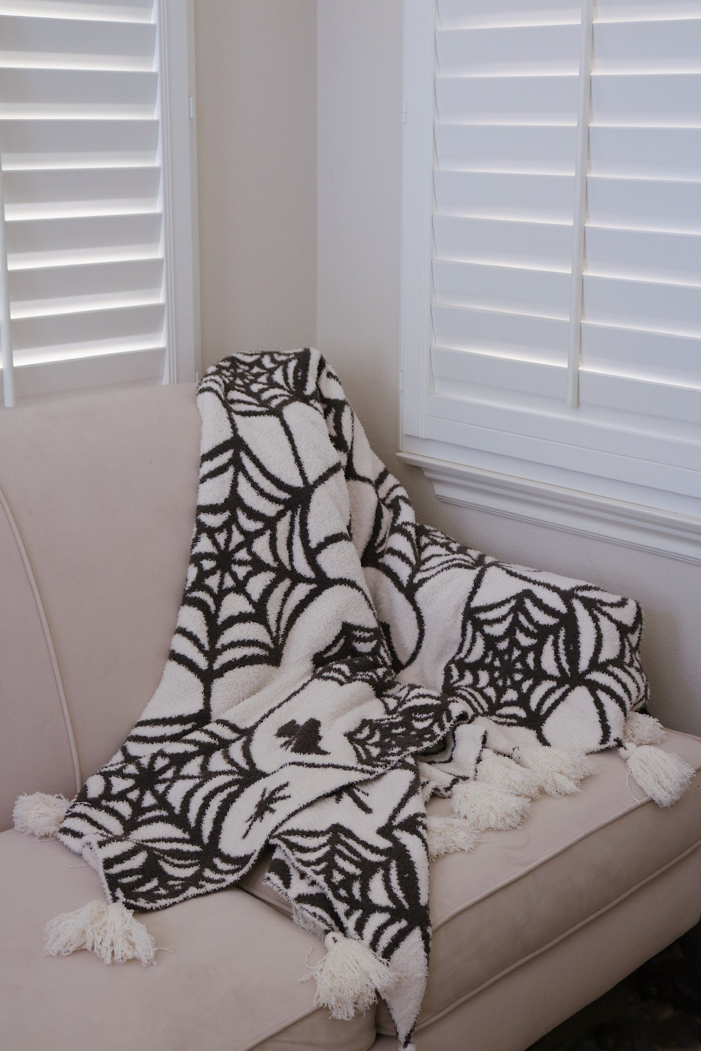 Spider Web Mouse Halloween Throw Blanket