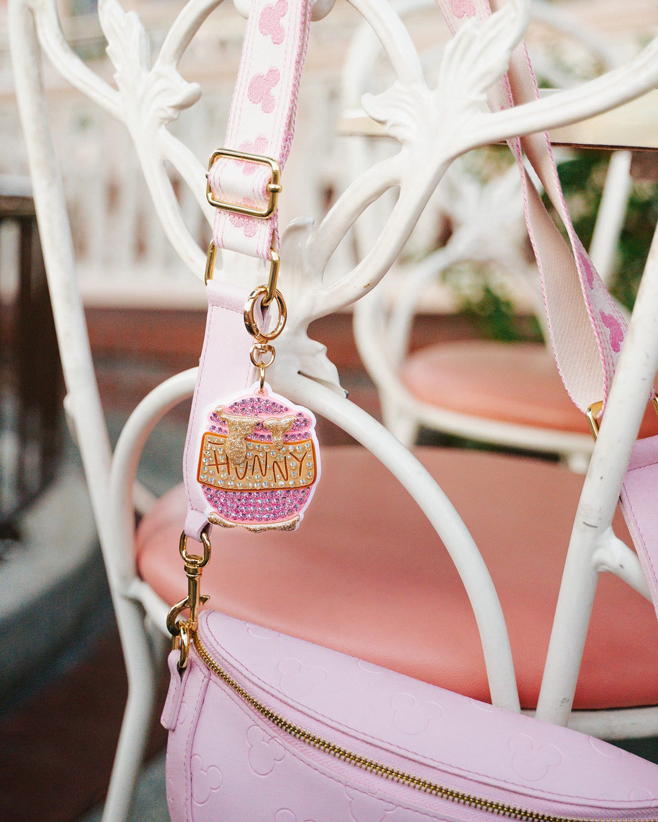 A+L Crystal Hunny Pot Charm
