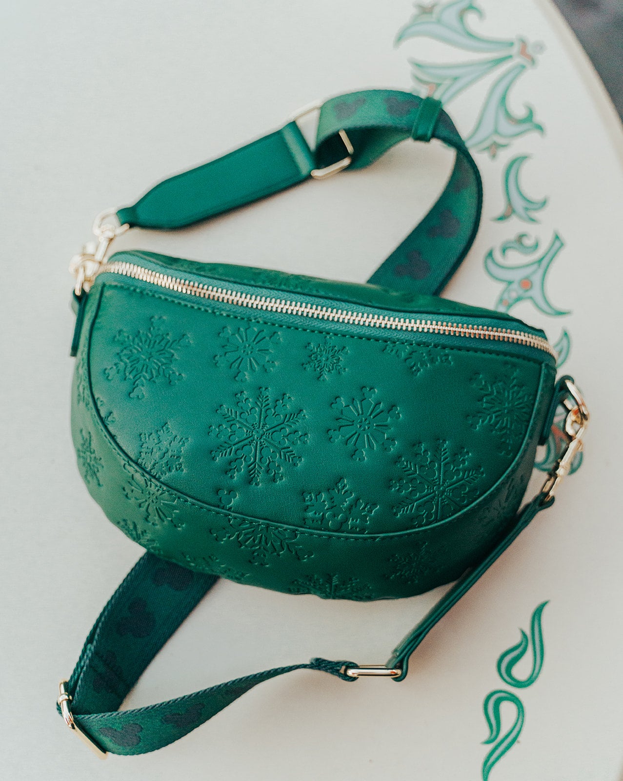 Aden + Louise Christmas Snowflake Signature Crossbody - Evergreen